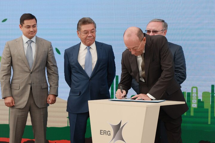 члены совета директоров ERG Александр Машкевич, Патох Шодиев и Шухрат Ибрагимов