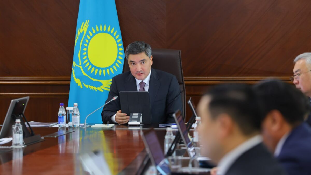 Олжас Бектенов, правительство